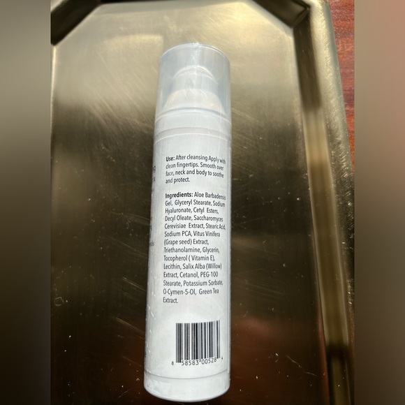 SALE✨oxygenetix NIB/sealed Oxygenating Hydro-Matrix breathable ‘second skin’75mL - Picture 4 of 4